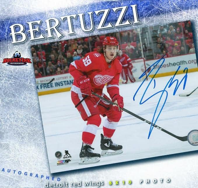 Tyler Bertuzzi potpisao Detroit Red Wings 8x10 Fotografija - 70421 - Autografirane NHL fotografije